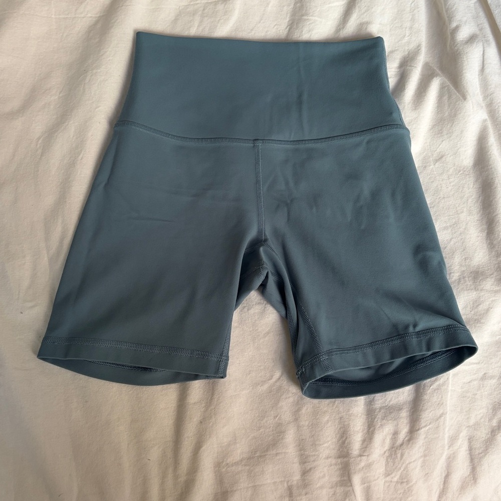 LIKE NEW Lululemon Align size 4 Blue Biker Shorts